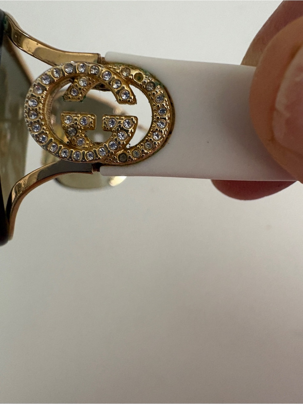 Gucci White Frame Sunglasses with Brown Gradient Lenses and Gold Emblemvintage - Picture 9 of 10